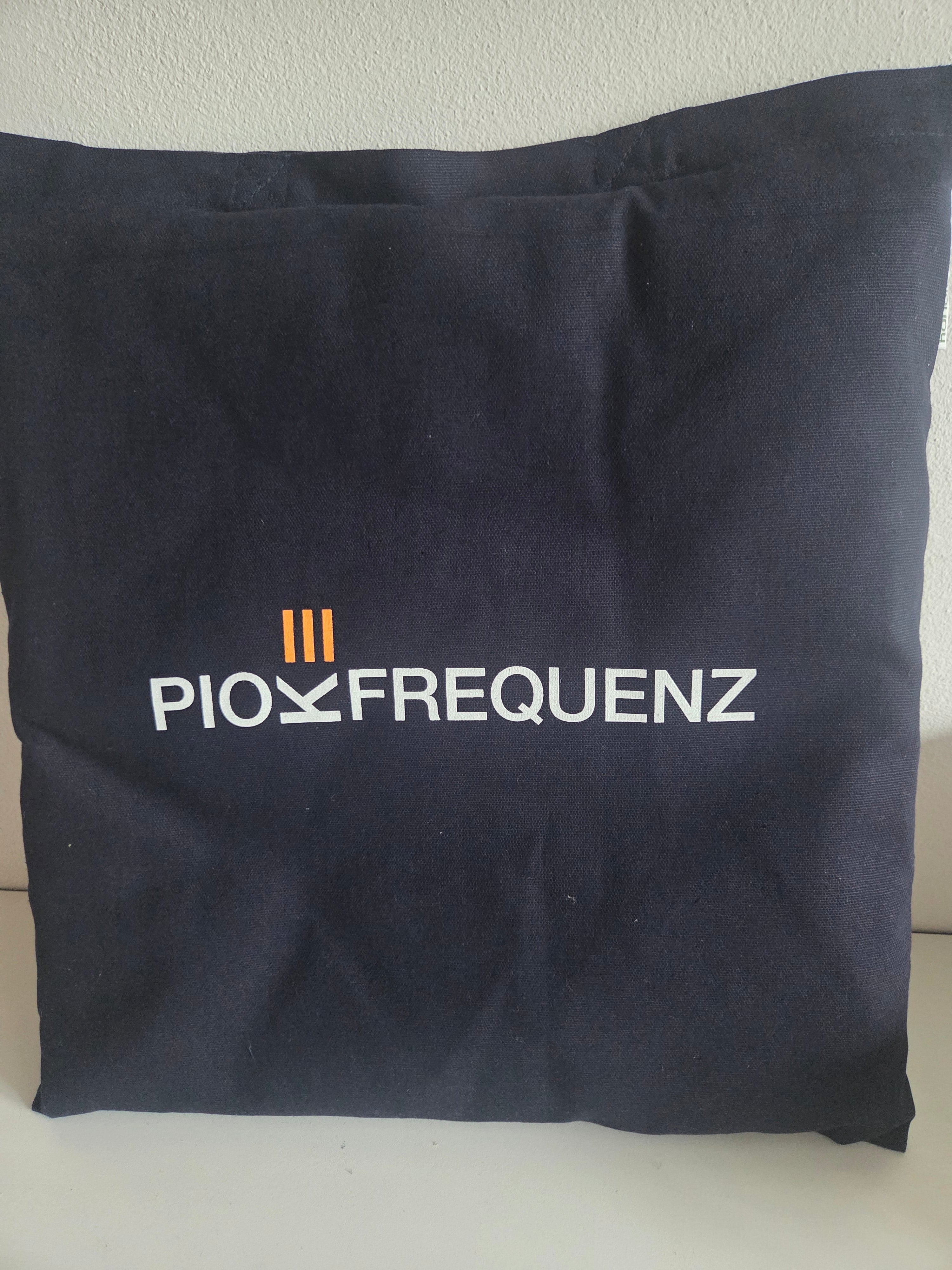 Pio[K]Frequenz Kissen